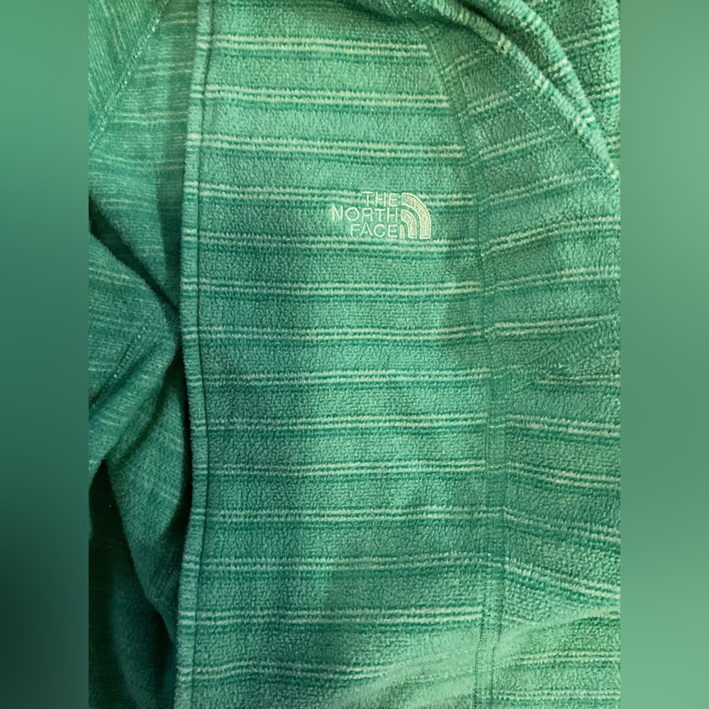 The North Face Green Hoodie - Picture 4 of 7